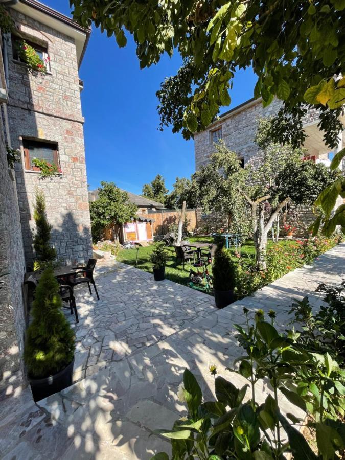 Bujtina Liana Voskopoje Hotel Exterior photo