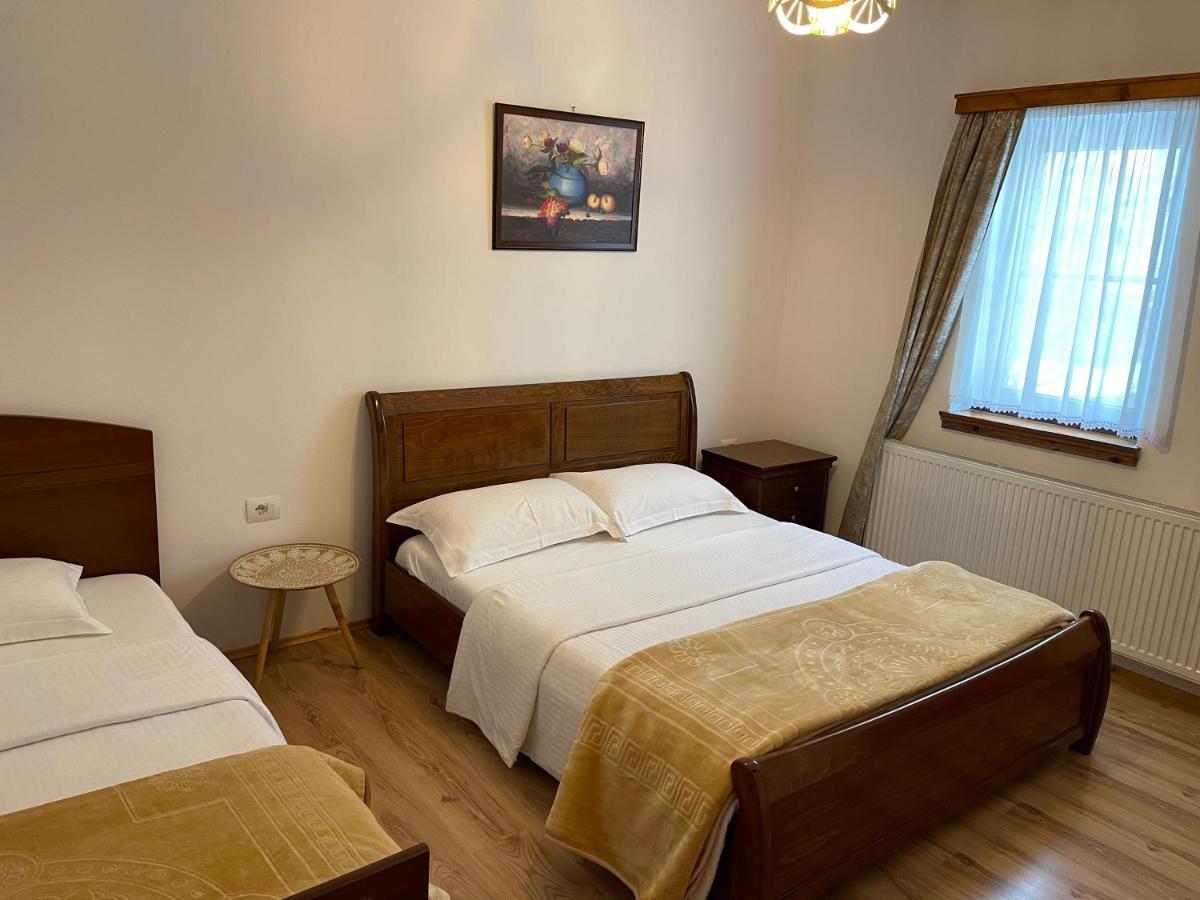 Bujtina Liana Voskopoje Hotel Exterior photo