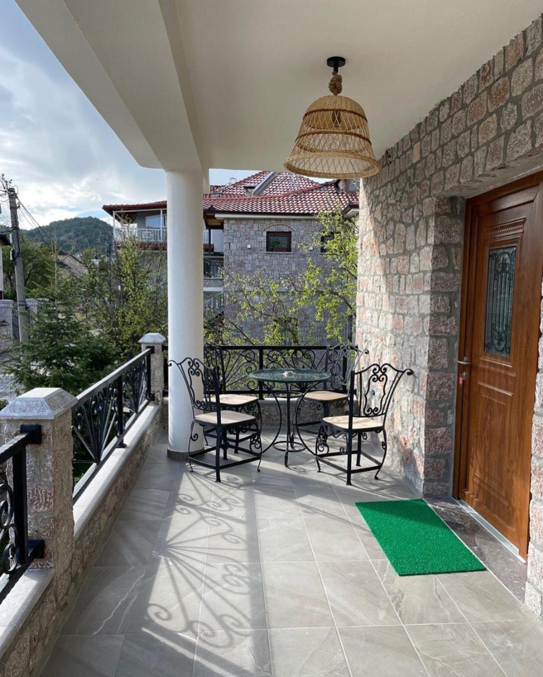 Bujtina Liana Voskopoje Hotel Exterior photo