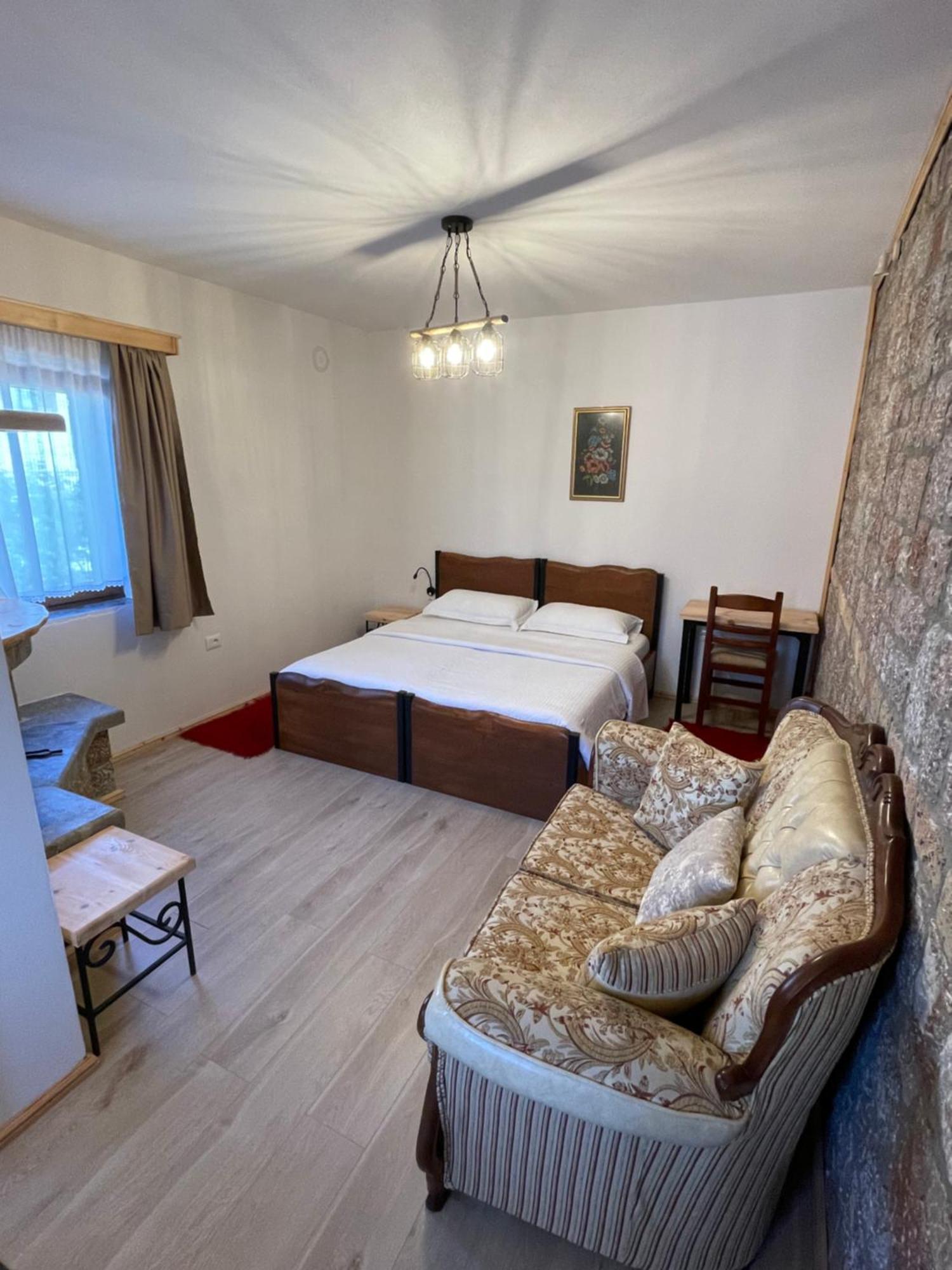 Bujtina Liana Voskopoje Hotel Exterior photo