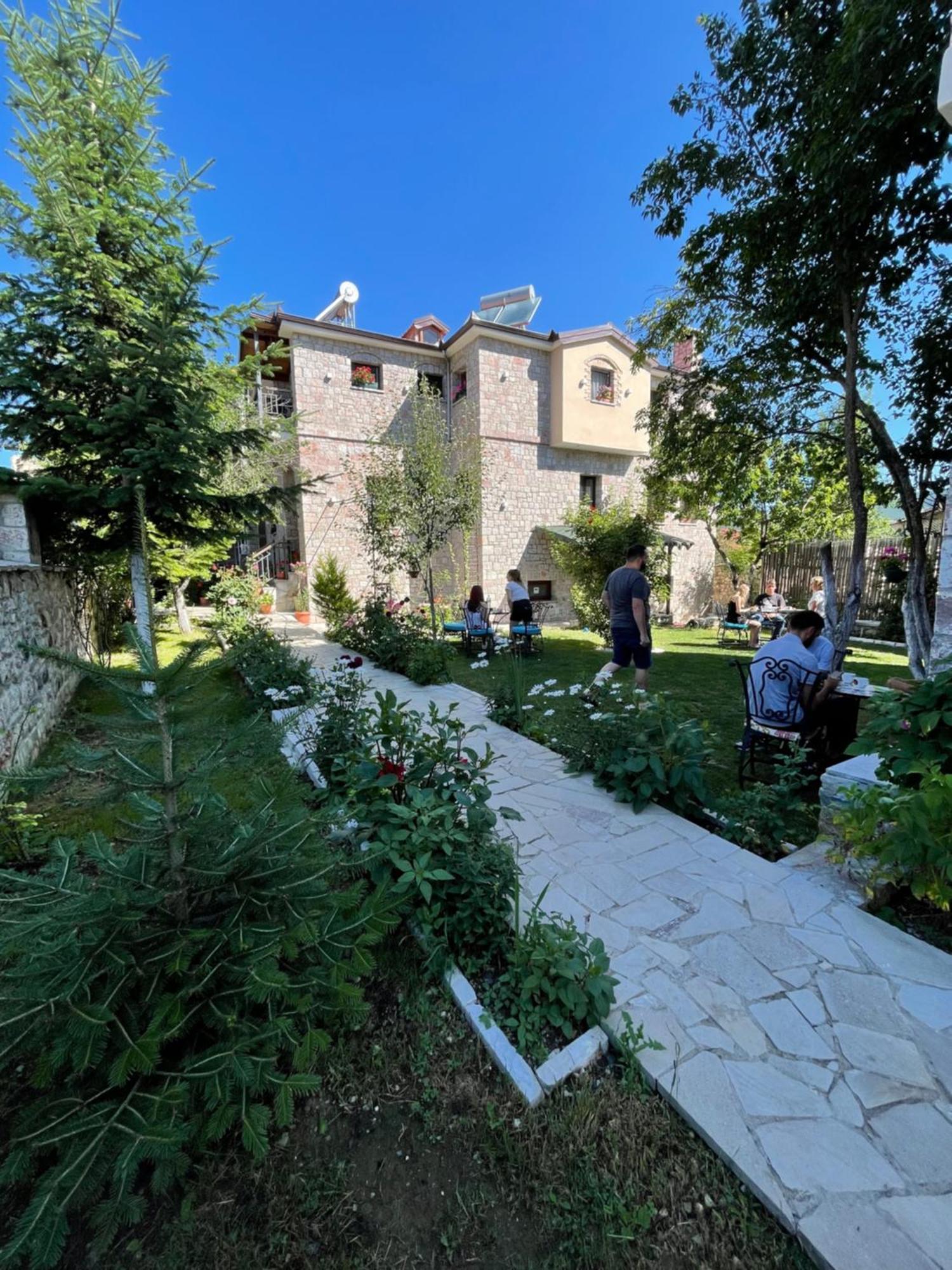 Bujtina Liana Voskopoje Hotel Exterior photo