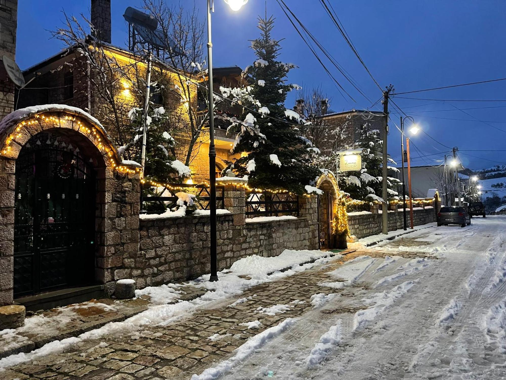 Bujtina Liana Voskopoje Hotel Exterior photo